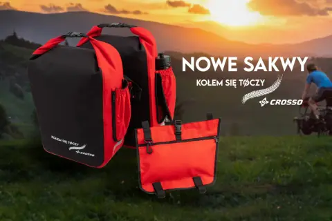 Czarne i czerwone sakwy rowerowe, gotowe na wyprawę. Idealne na bagażnik, by zabrać wszystko, co potrzebne.