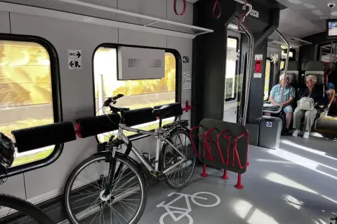 Wygodny transport rowerem w pociągu PKP. Dowiedz się, jak kupić bilet na rower PKP i podróżuj bez przeszkód.