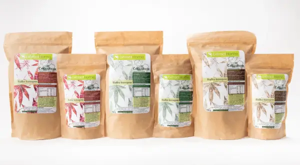 Kilka opakowań białka konopnego ExtractHome o różnych smakach i gramaturach. Produkt ten ma wiele cennych właściwości.
