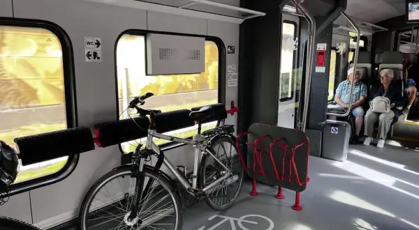 Wygodny transport rowerem w pociągu PKP. Dowiedz się, jak kupić bilet na rower PKP i podróżuj bez przeszkód.