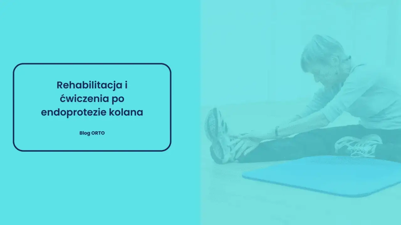 Rehabilitacja i ćwiczenia po endoprotezie kolana. Kobieta wykonuje ćwiczenia rozciągające na macie.